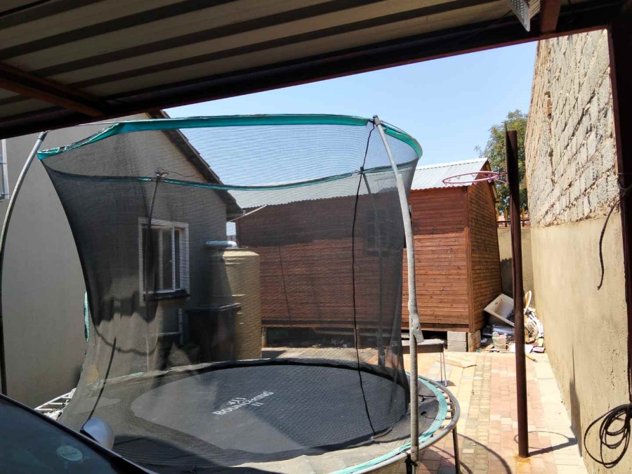 3 Bedroom Property for Sale in Mahube Valley Gauteng