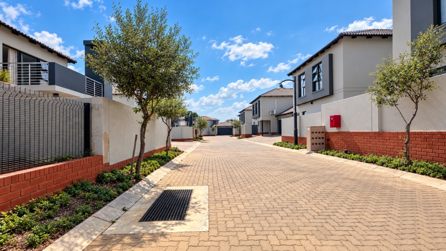 3 Bedroom Property for Sale in Equestria Gauteng