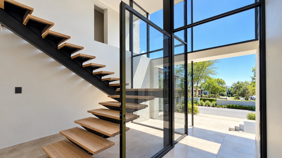 5 Bedroom Property for Sale in Copperleaf Estate Gauteng