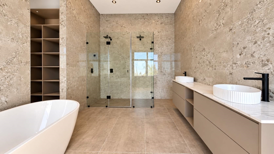 5 Bedroom Property for Sale in Copperleaf Estate Gauteng