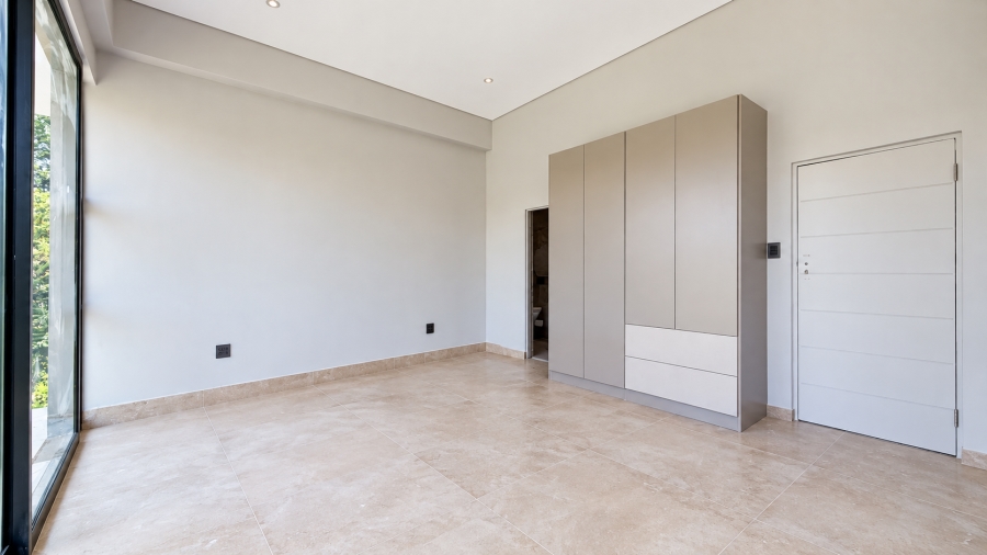 5 Bedroom Property for Sale in Copperleaf Estate Gauteng