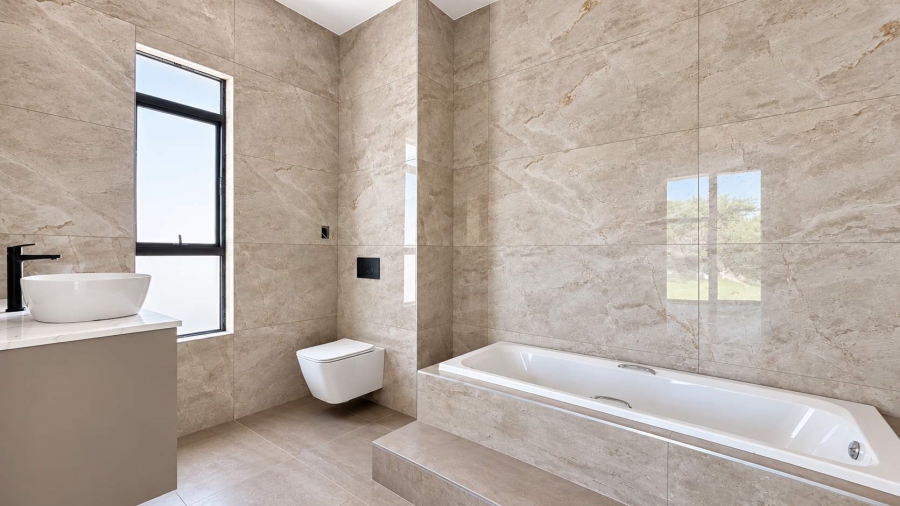 5 Bedroom Property for Sale in Copperleaf Estate Gauteng
