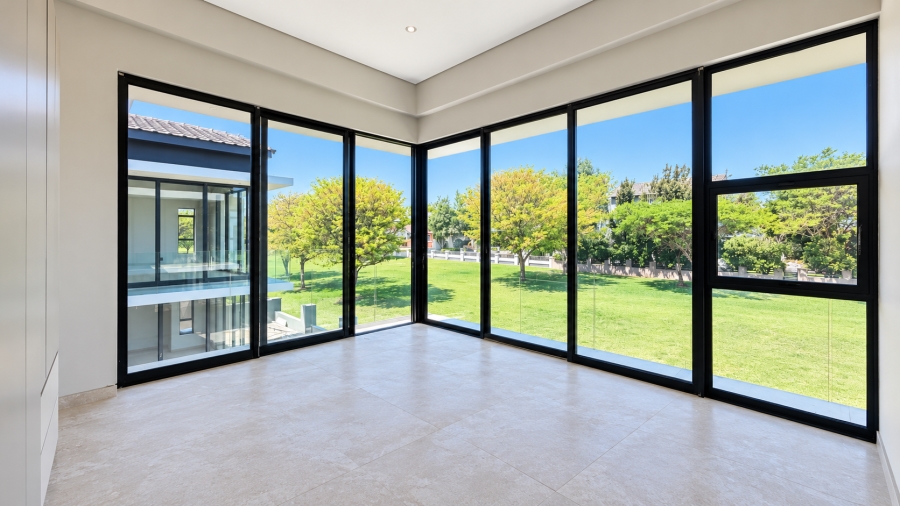 5 Bedroom Property for Sale in Copperleaf Estate Gauteng