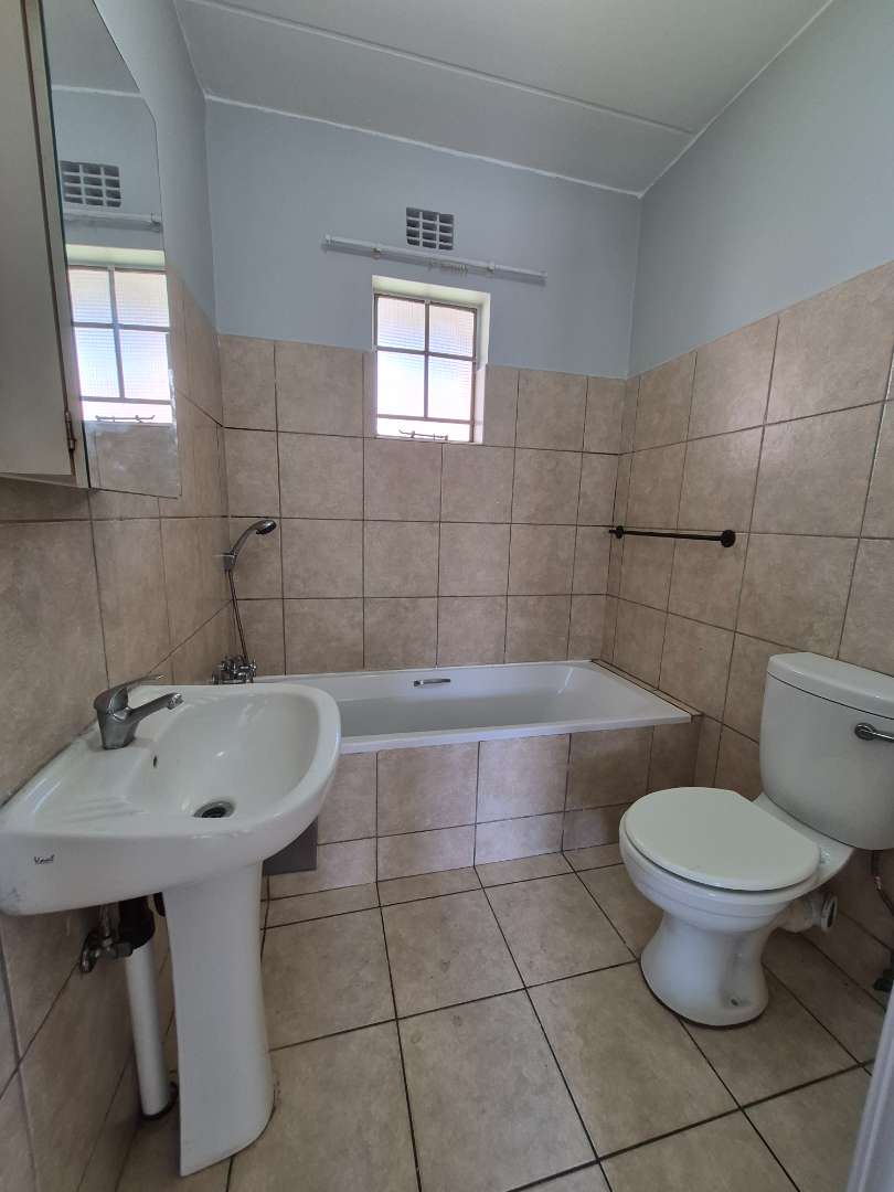 2 Bedroom Property for Sale in Edenvale Gauteng