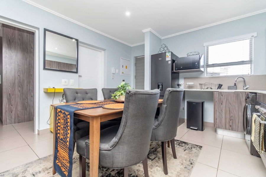 To Let 2 Bedroom Property for Rent in Hurlingham Gauteng