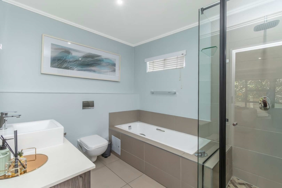 To Let 2 Bedroom Property for Rent in Hurlingham Gauteng