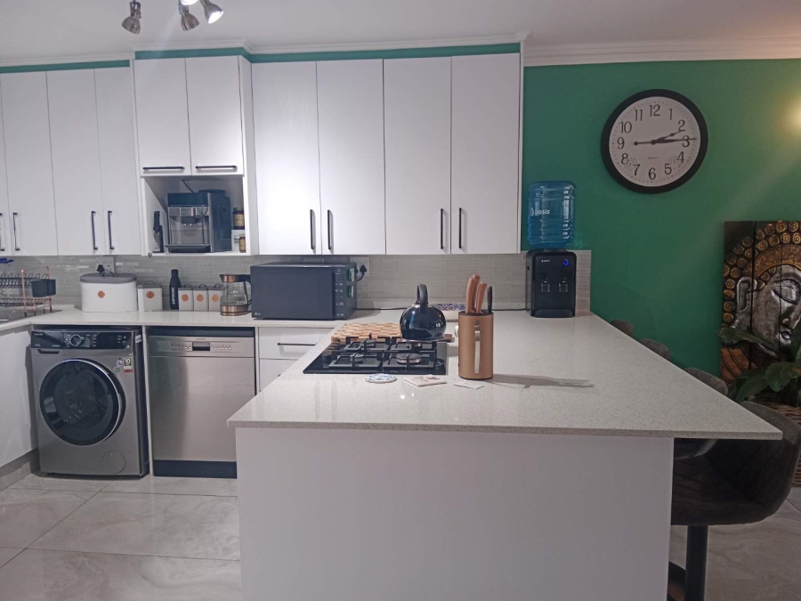 To Let 3 Bedroom Property for Rent in Dowerglen Gauteng