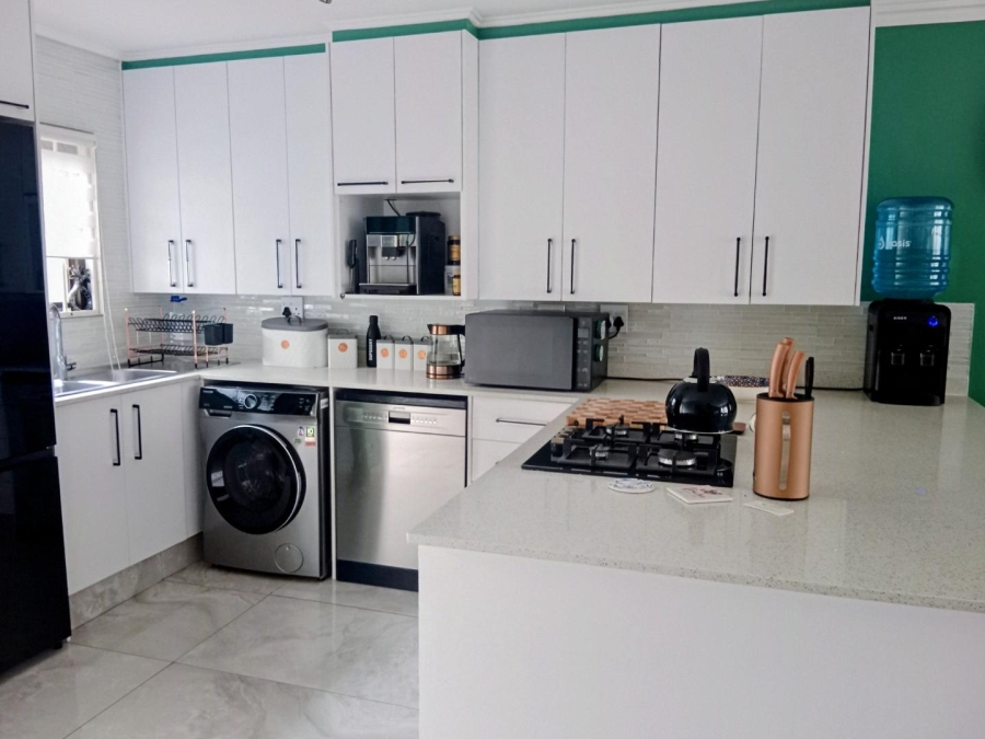 To Let 3 Bedroom Property for Rent in Dowerglen Gauteng