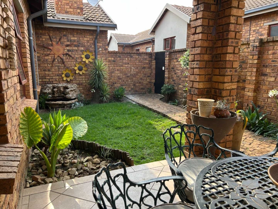 To Let 2 Bedroom Property for Rent in Bartlett Gauteng