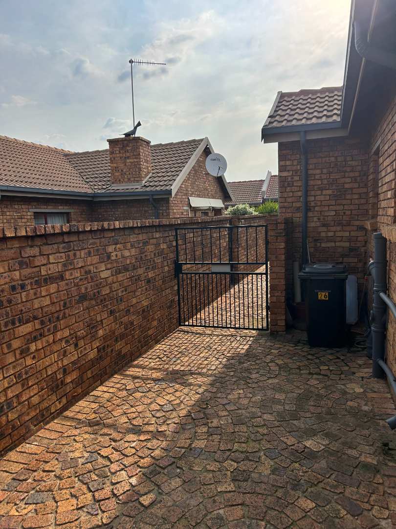To Let 2 Bedroom Property for Rent in Bartlett Gauteng