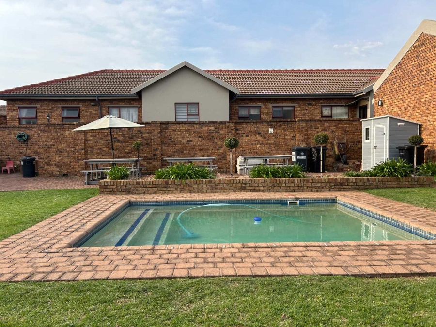 To Let 2 Bedroom Property for Rent in Bartlett Gauteng