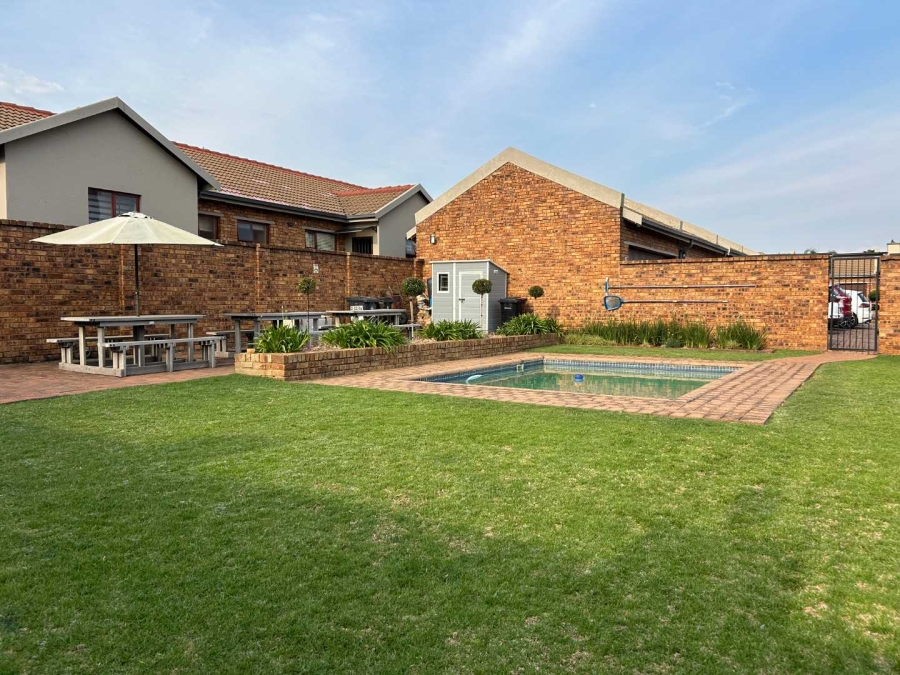 To Let 2 Bedroom Property for Rent in Bartlett Gauteng