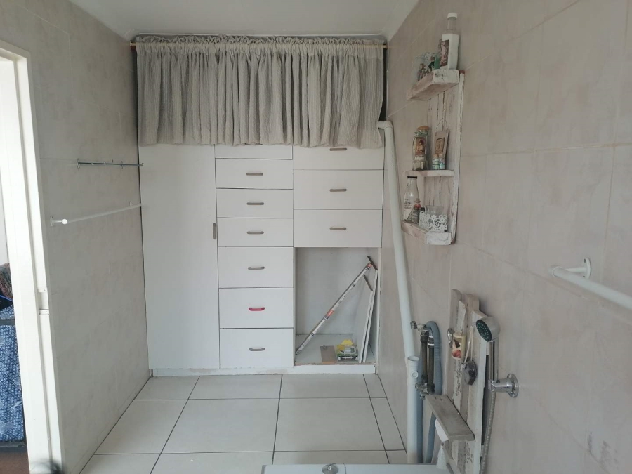 1 Bedroom Property for Sale in South Hills Gauteng