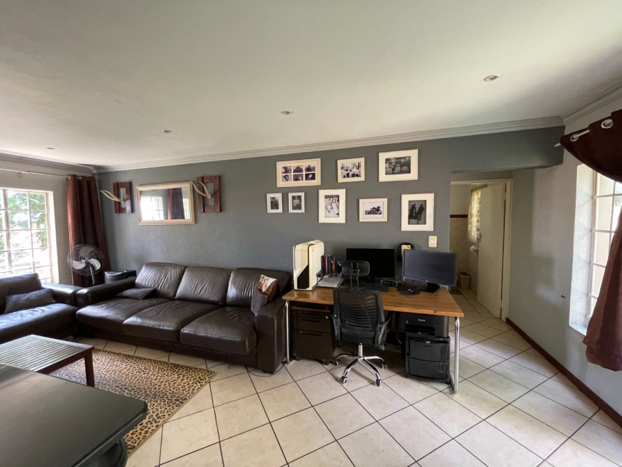 To Let 3 Bedroom Property for Rent in La Montagne Gauteng