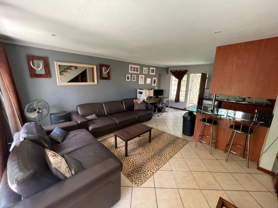 To Let 3 Bedroom Property for Rent in La Montagne Gauteng