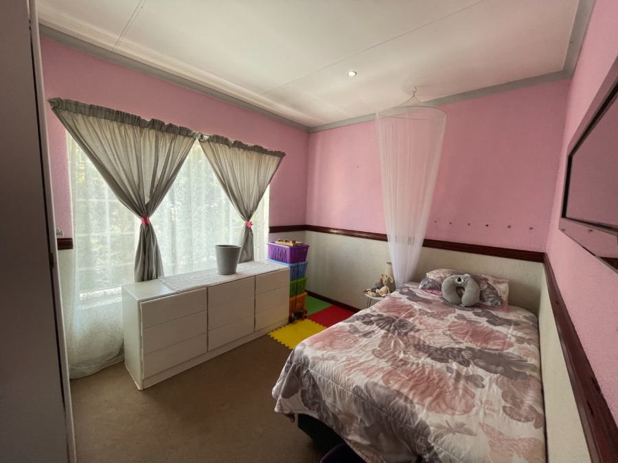 To Let 3 Bedroom Property for Rent in La Montagne Gauteng