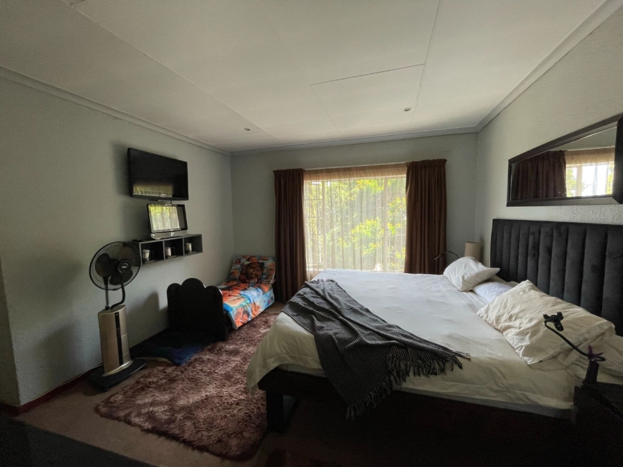 To Let 3 Bedroom Property for Rent in La Montagne Gauteng