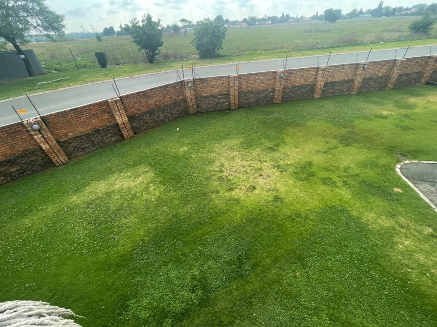 2 Bedroom Property for Sale in Edleen Gauteng