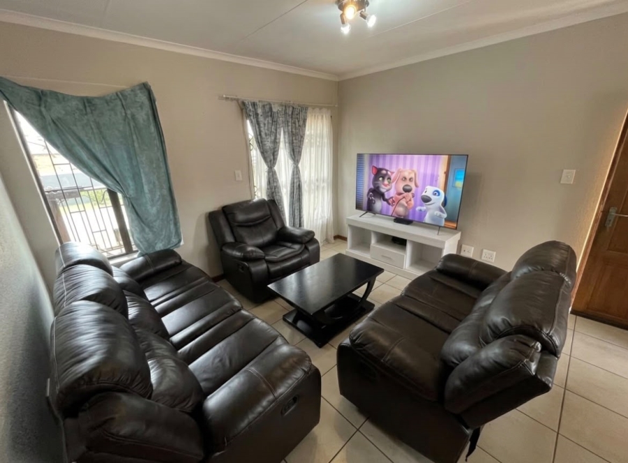 2 Bedroom Property for Sale in Edleen Gauteng