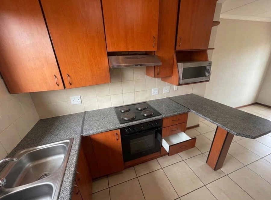 2 Bedroom Property for Sale in Edleen Gauteng