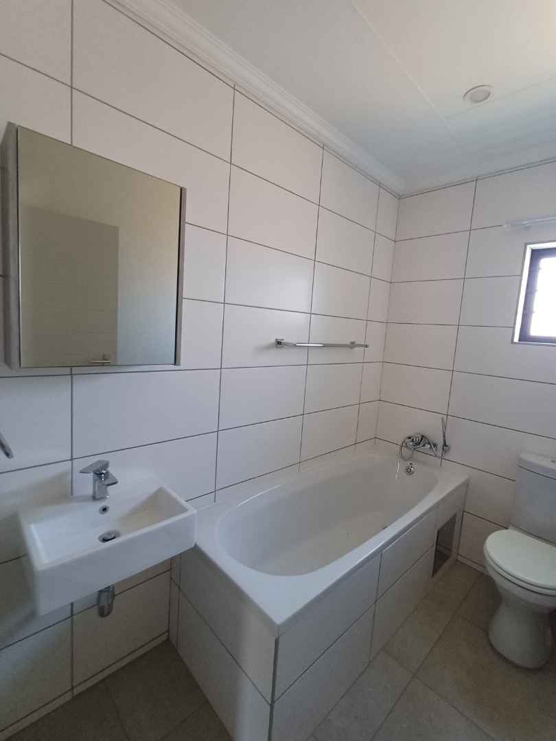 To Let 3 Bedroom Property for Rent in Lion Pride Gauteng