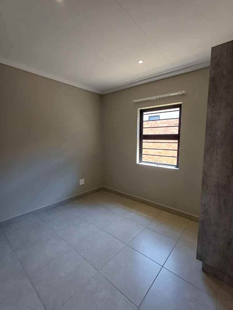 To Let 3 Bedroom Property for Rent in Lion Pride Gauteng