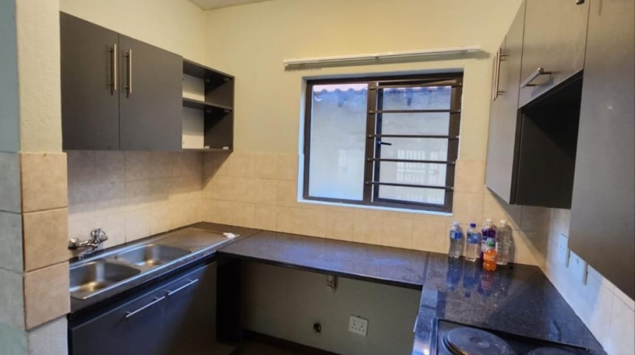 2 Bedroom Property for Sale in Halfway Gardens Gauteng