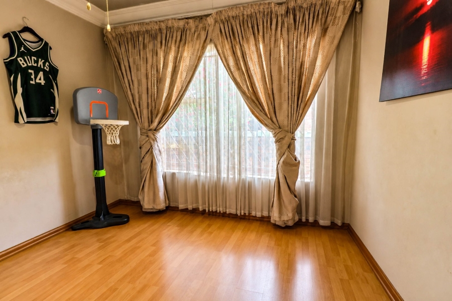 4 Bedroom Property for Sale in Country View Gauteng