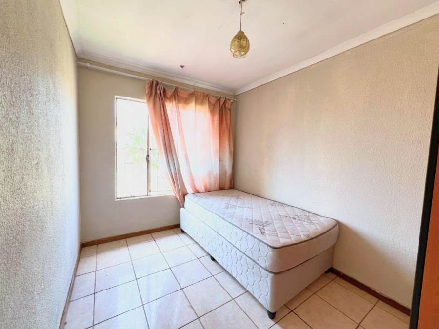 6 Bedroom Property for Sale in Soshanguve M Gauteng