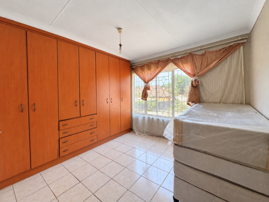 6 Bedroom Property for Sale in Soshanguve M Gauteng