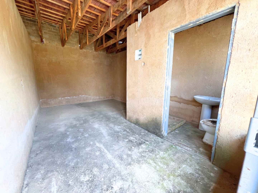6 Bedroom Property for Sale in Soshanguve M Gauteng