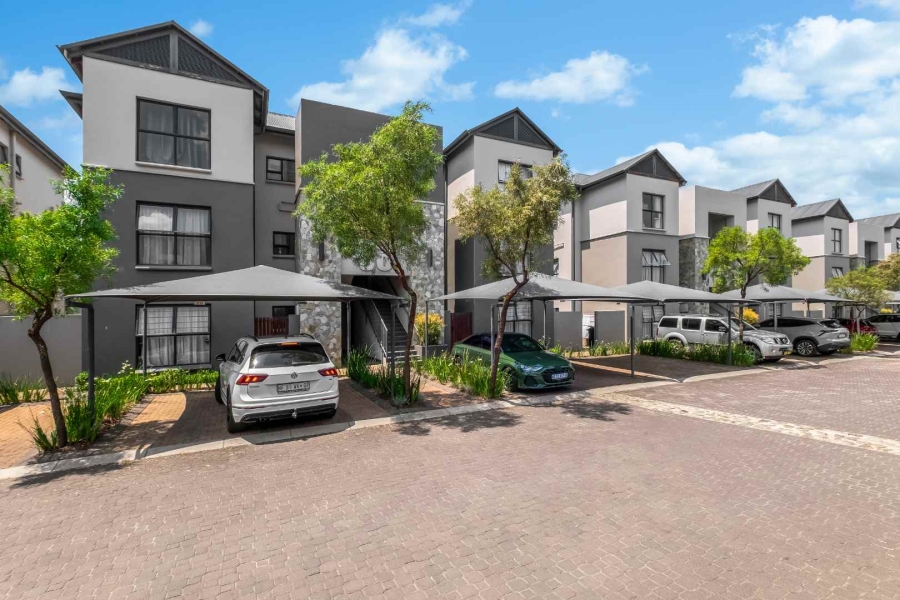 To Let 3 Bedroom Property for Rent in Waterfall Gauteng