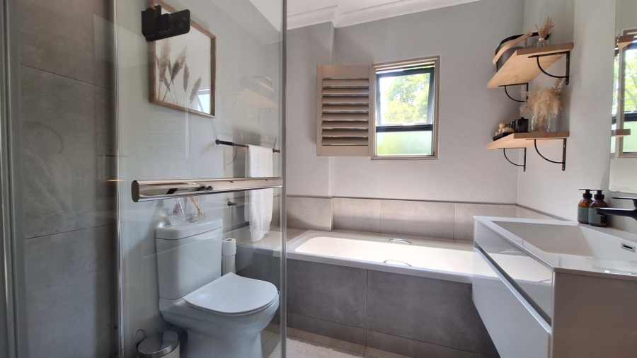 To Let 3 Bedroom Property for Rent in Ferndale Gauteng
