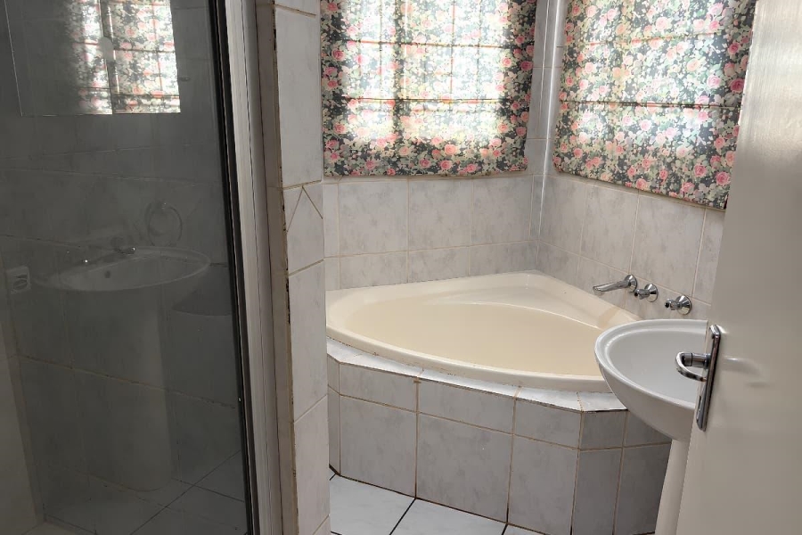 To Let 2 Bedroom Property for Rent in Northwold Gauteng