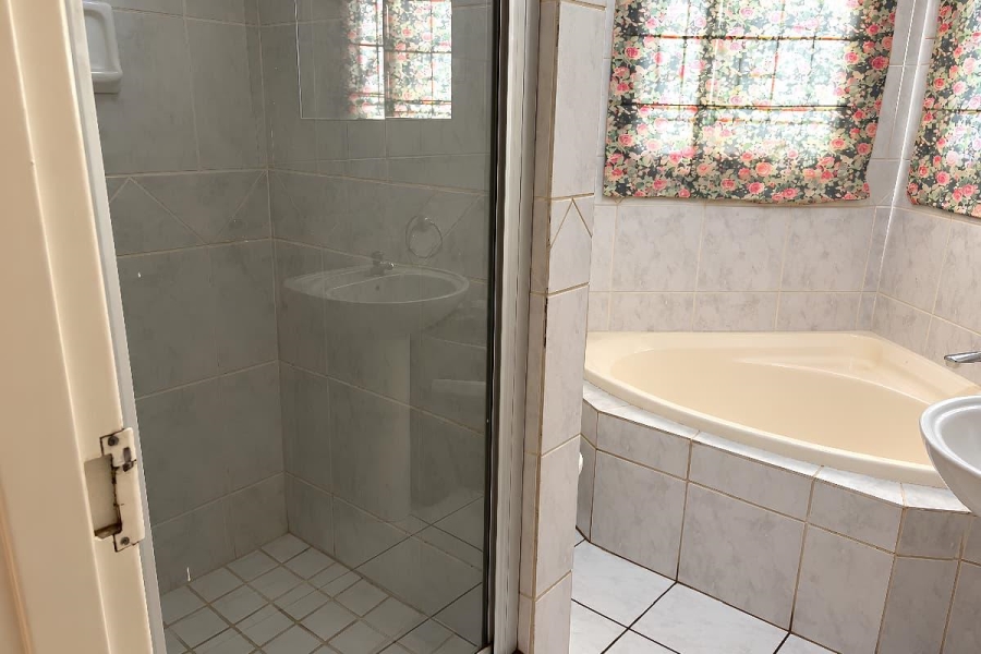 To Let 2 Bedroom Property for Rent in Northwold Gauteng
