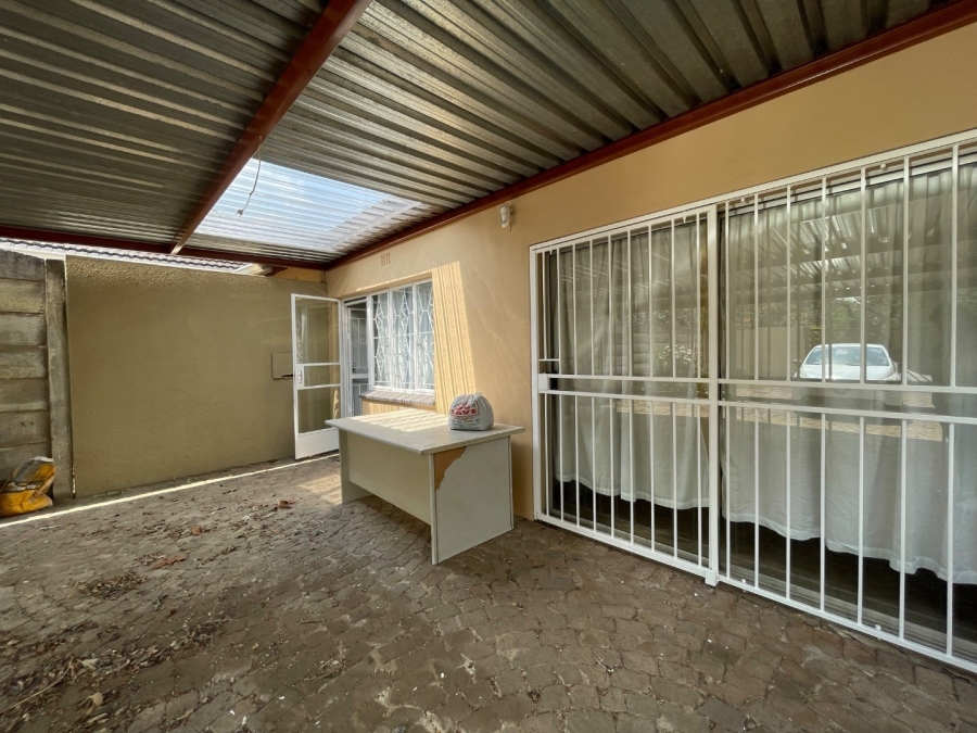 To Let 2 Bedroom Property for Rent in Nimrod Park Gauteng