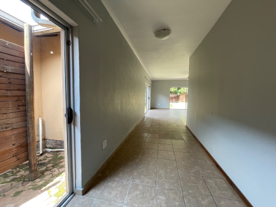 To Let 2 Bedroom Property for Rent in Nimrod Park Gauteng