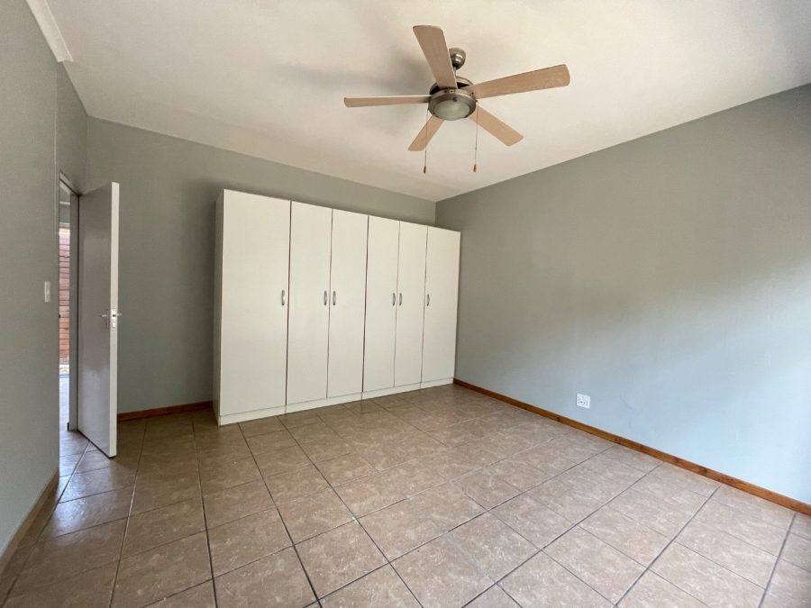 To Let 2 Bedroom Property for Rent in Nimrod Park Gauteng