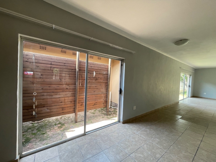 To Let 2 Bedroom Property for Rent in Nimrod Park Gauteng