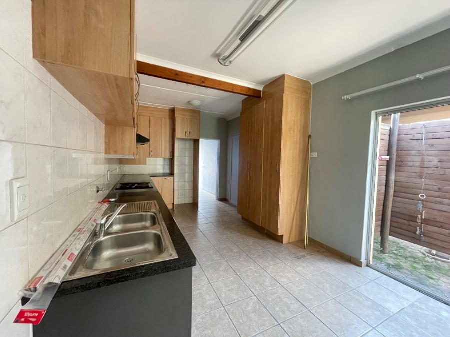 To Let 2 Bedroom Property for Rent in Nimrod Park Gauteng