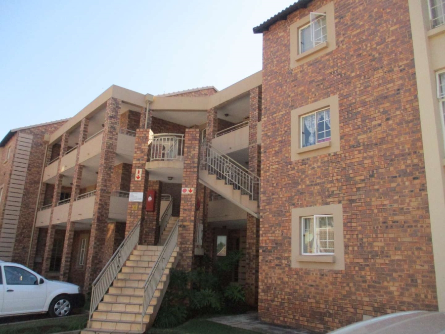 To Let 2 Bedroom Property for Rent in Die Hoewes Gauteng
