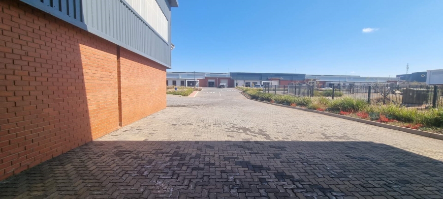 To Let Commercial Property for Rent in Serengeti Lifestyle Estate Gauteng