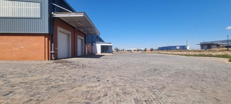 To Let Commercial Property for Rent in Serengeti Lifestyle Estate Gauteng