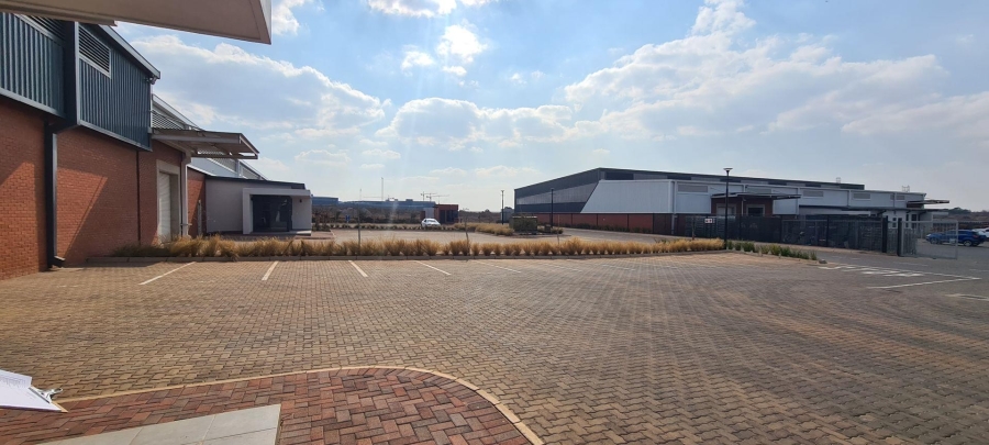 To Let Commercial Property for Rent in Serengeti Lifestyle Estate Gauteng