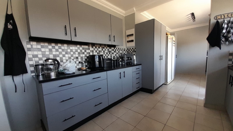 4 Bedroom Property for Sale in Birchleigh Gauteng