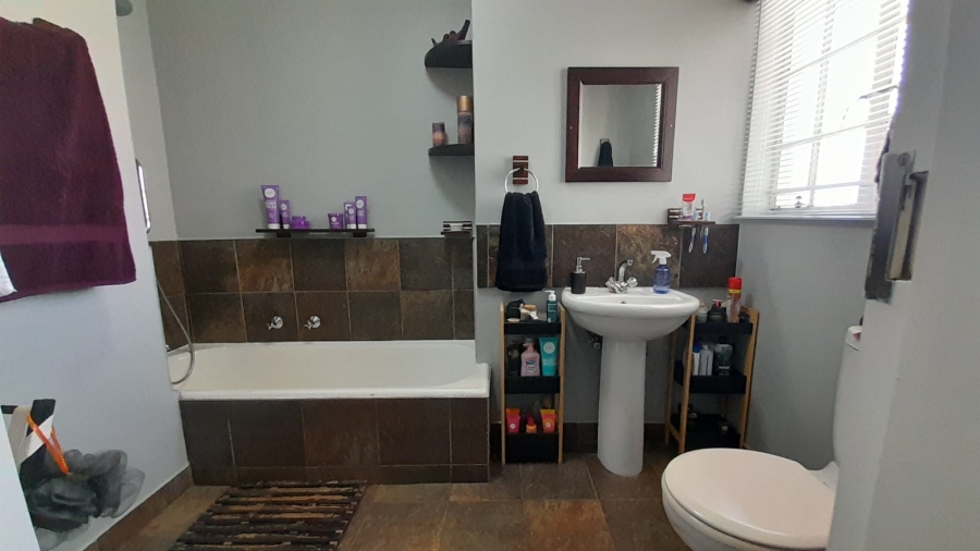 4 Bedroom Property for Sale in Birchleigh Gauteng