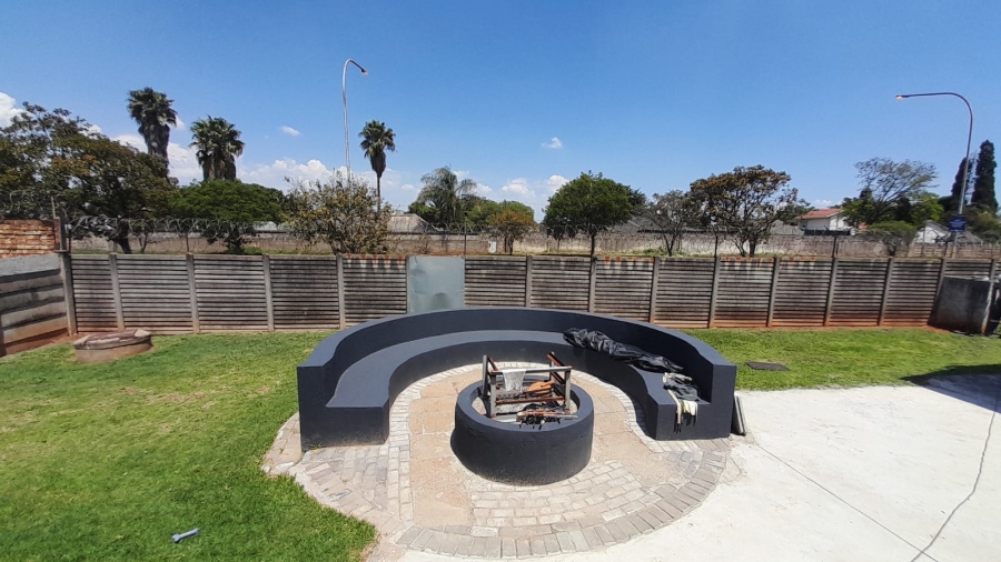 4 Bedroom Property for Sale in Birchleigh Gauteng