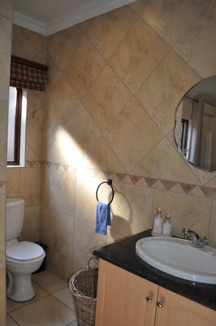 4 Bedroom Property for Sale in Faerie Glen Gauteng