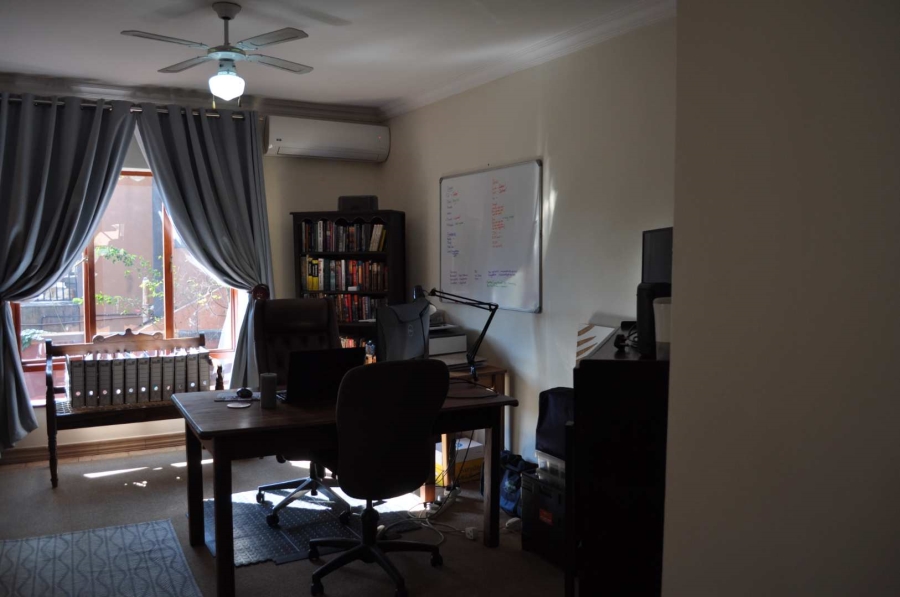 4 Bedroom Property for Sale in Faerie Glen Gauteng