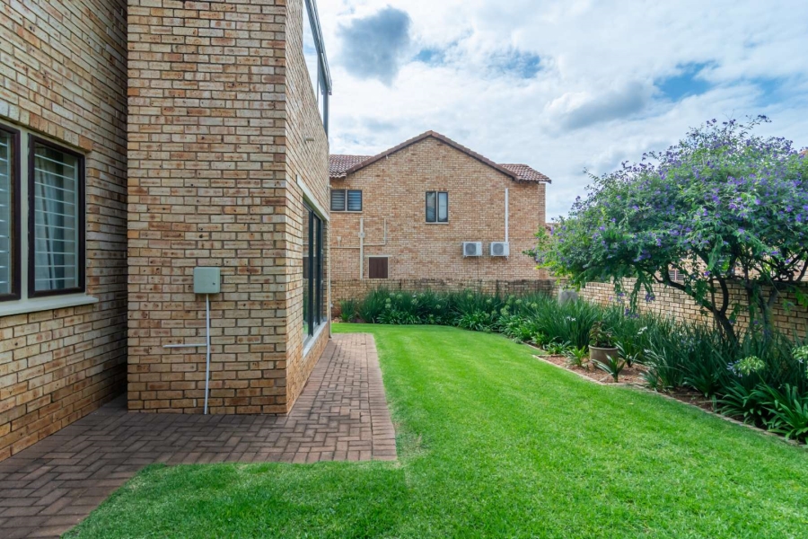 4 Bedroom Property for Sale in Ruimsig Gauteng